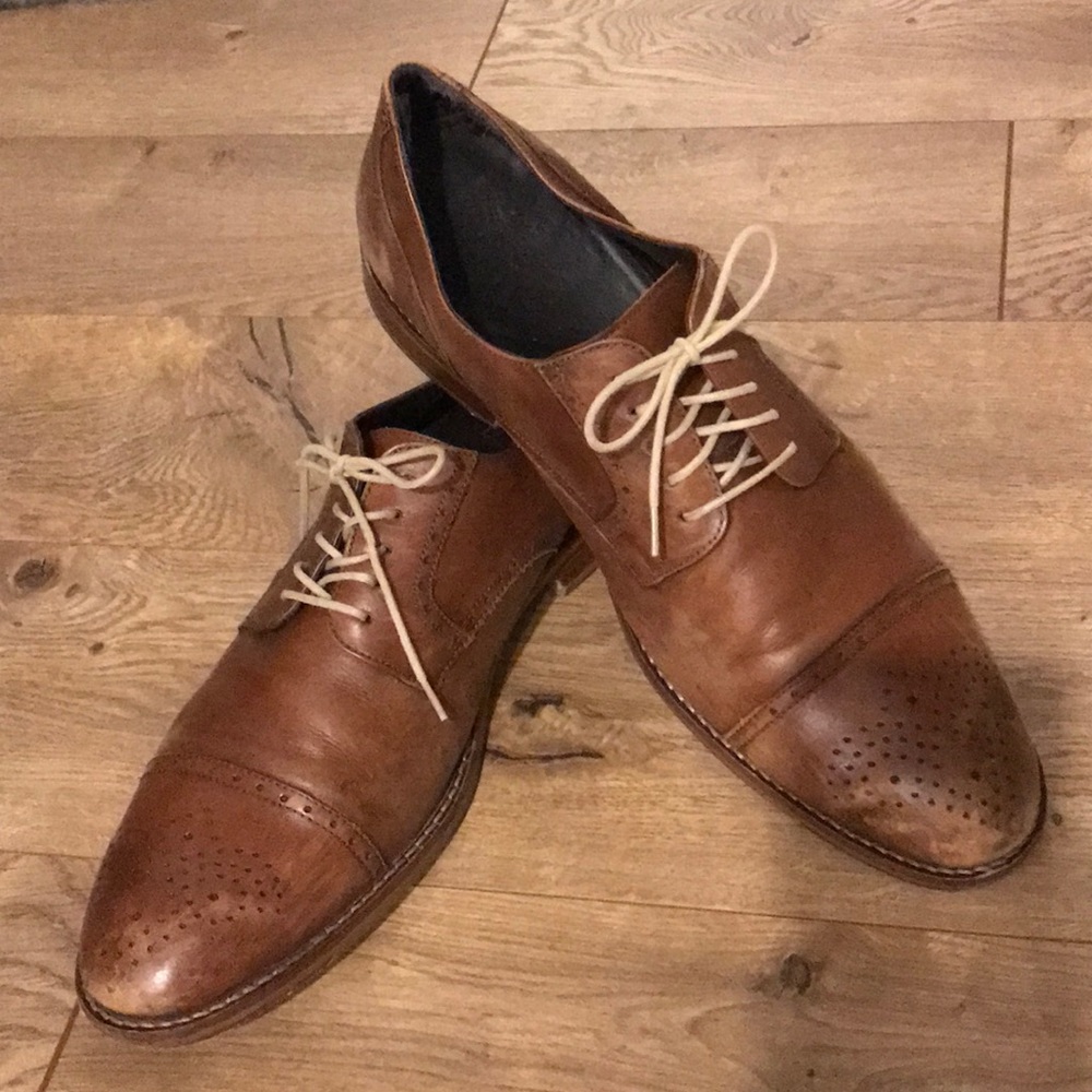 Men’s brown Oxford shoes